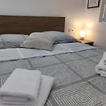 Luxury Nr Apartment *