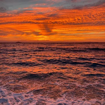 Luxury Nr * Σίμπενικ