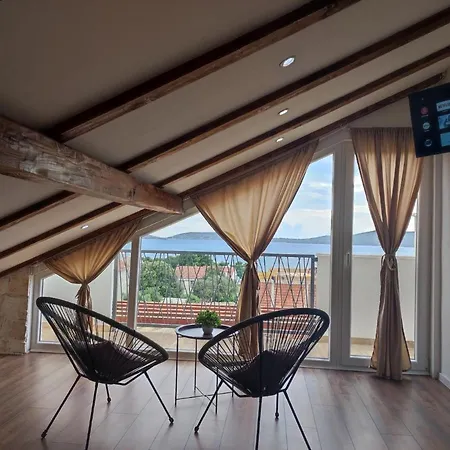 Luxury Nr Apartment