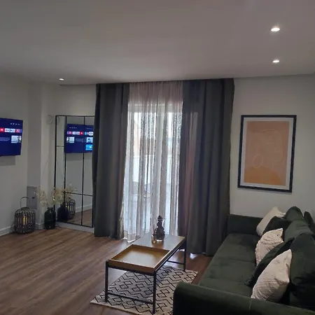 Luxury Nr Σίμπενικ