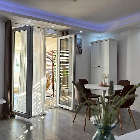 Luxury Nr * Sibenik
