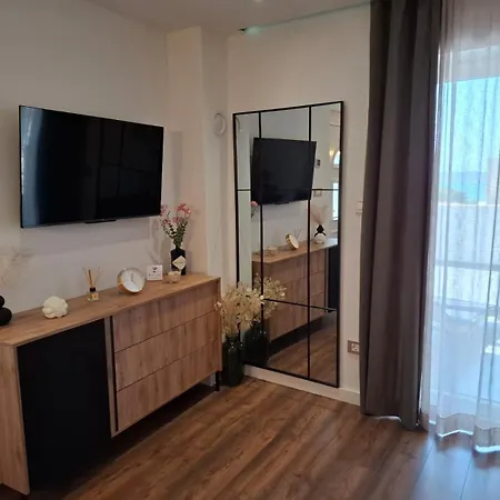 Luxury Nr *